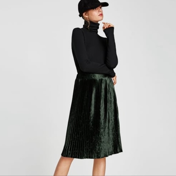 Zara Velvet Pleated Skirt - Picture 2 of 5